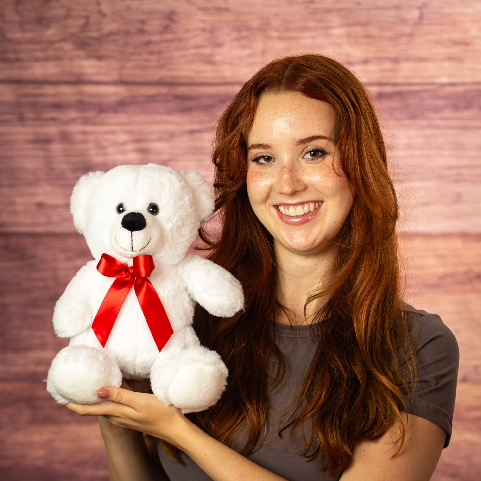 10" Sitting Snowy Sweetheart Bear