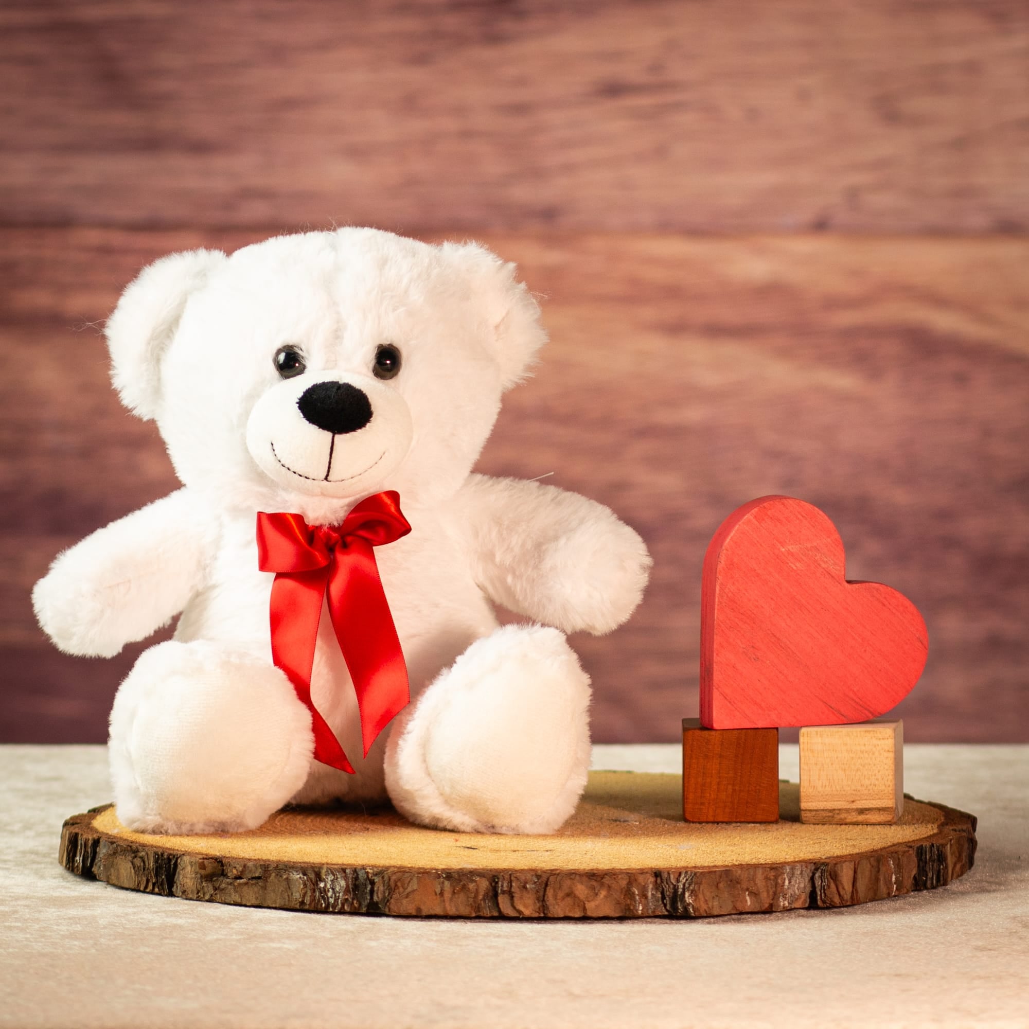 10" Sitting Snowy Sweetheart Bear