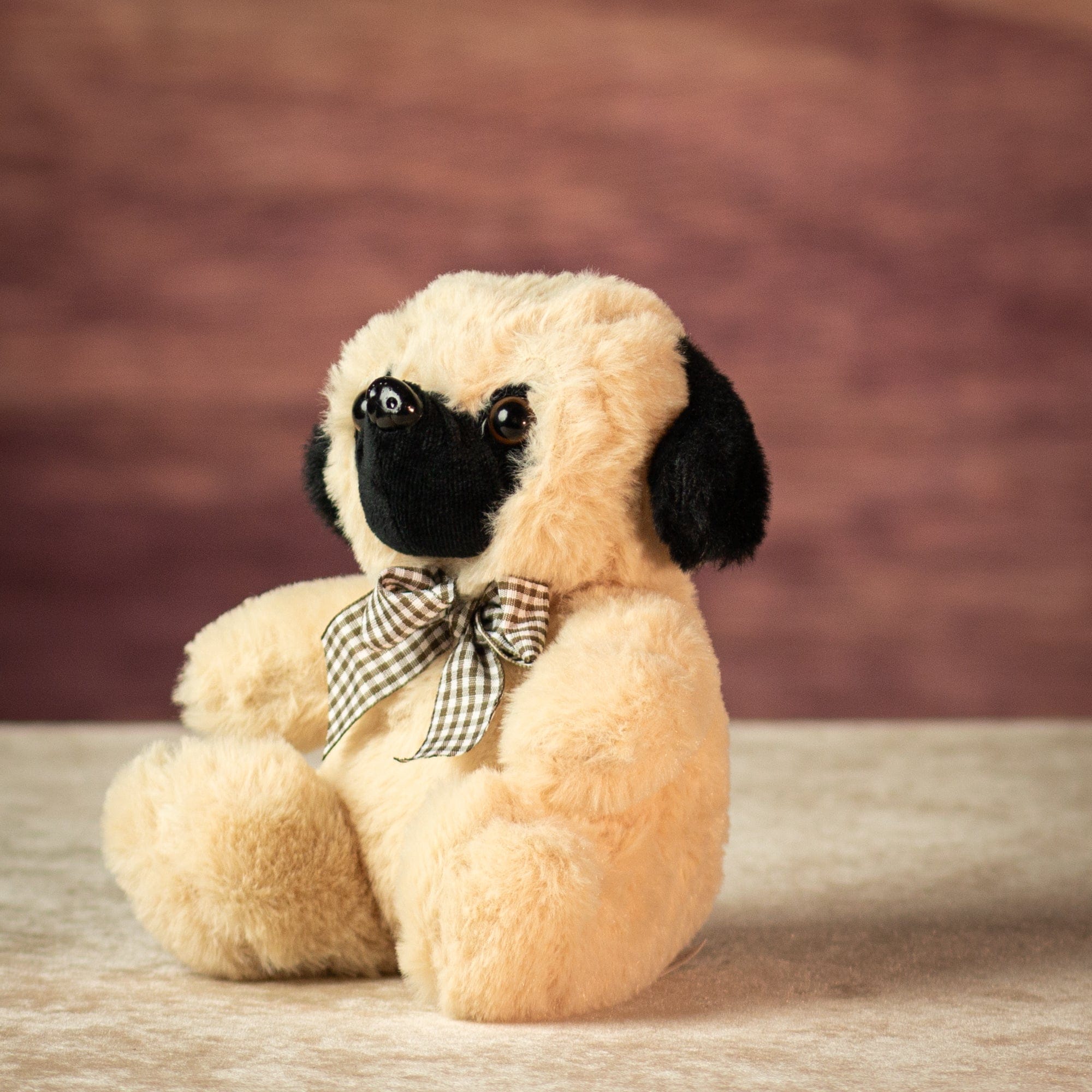 7" Sitting Snuggle Pug