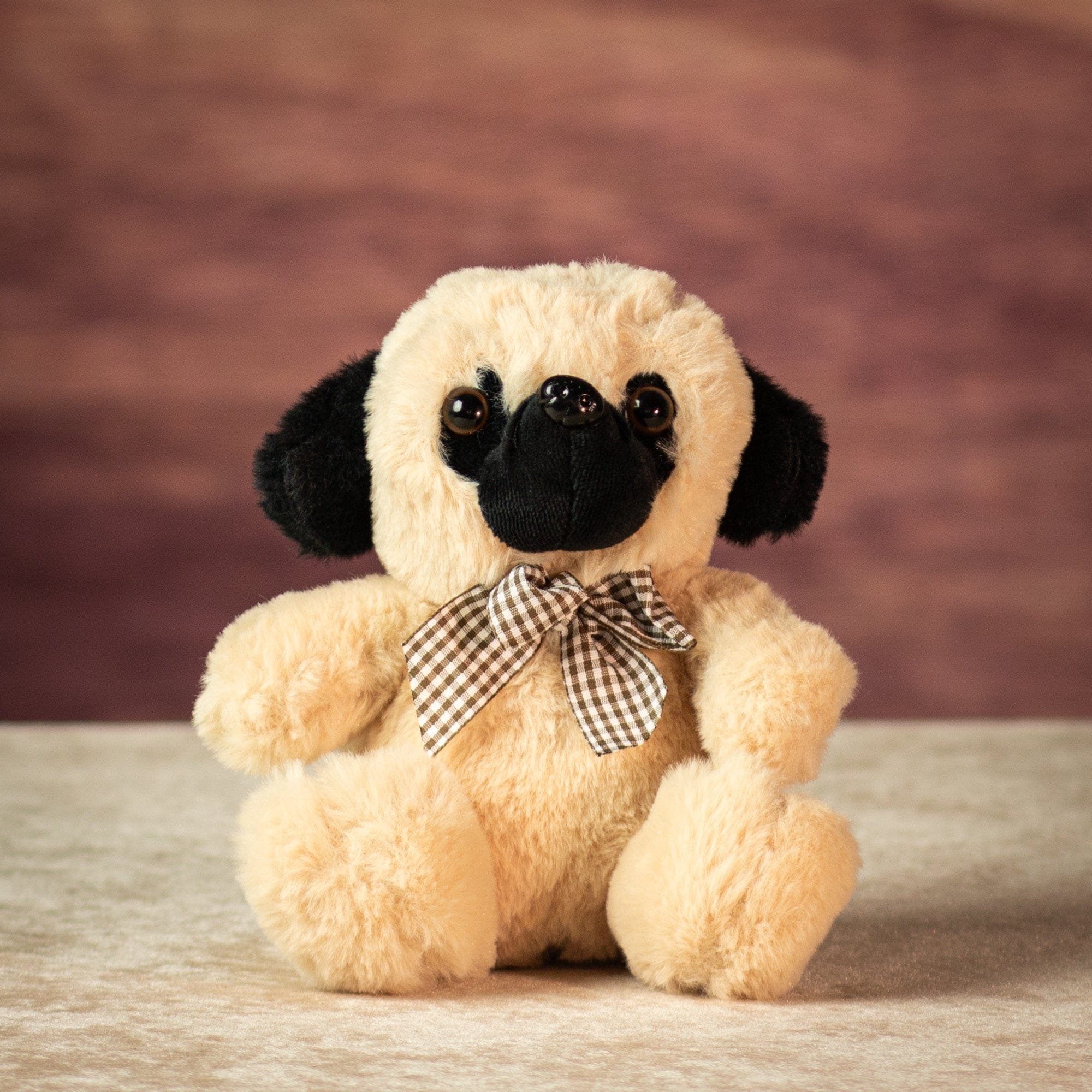 7" Sitting Snuggle Pug