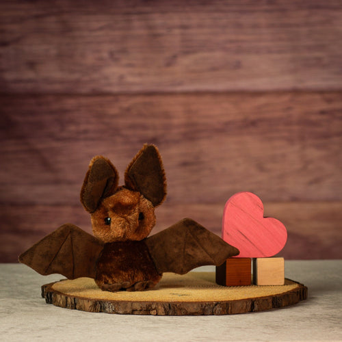 8" Standing Cocoa Bat